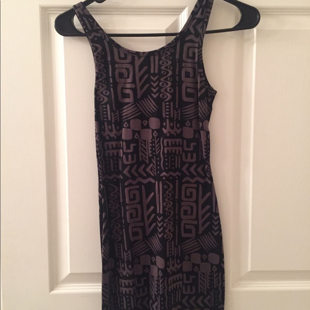 Patterned Body Con Dress - Picture 2 of 2